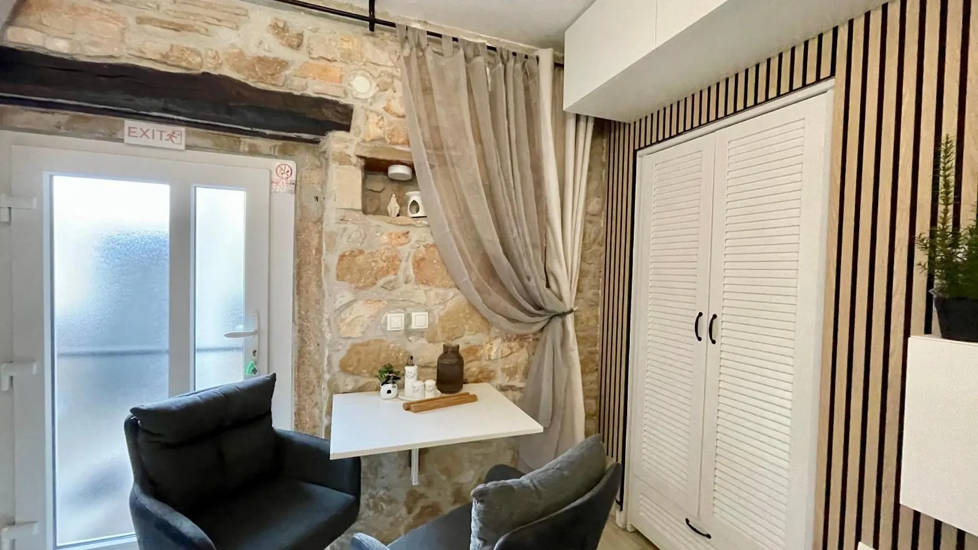 Apartamento Villa Amore Radini Istrian Antique Studio With Private Parking And Terrace Brtonigla